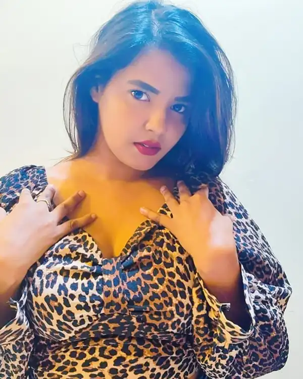 Sakshi vip call girls in Bangalore